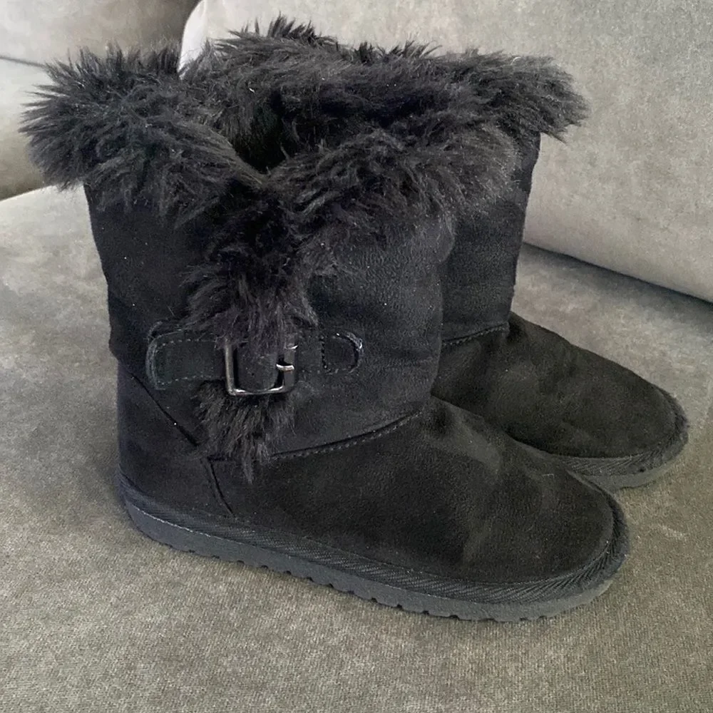 Toddler Girl’s The Children’s Place Black Boots Faux Suede Silver Buckle Size 12